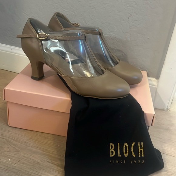 Bloch Splitflex 2" Heel Character Shoes Size 8 - Picture 2 of 9